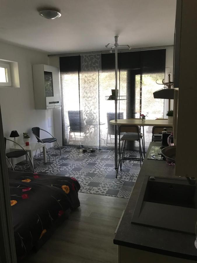 Ivi Apartment Svaty Jur Bagian luar foto