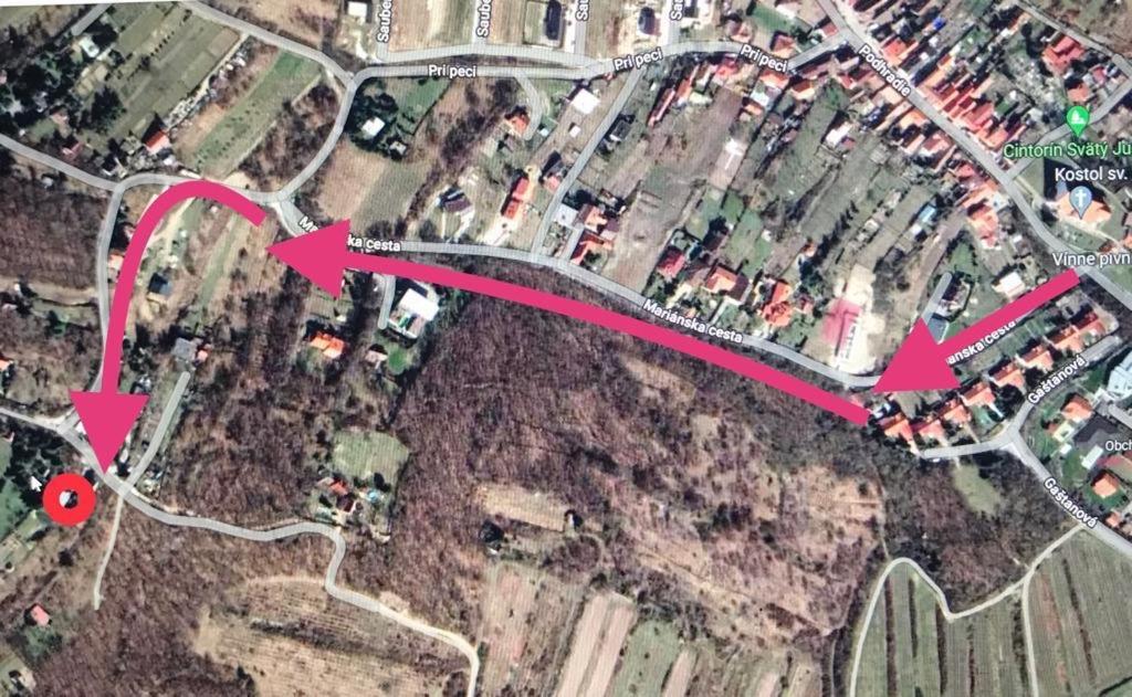 Ivi Apartment Svaty Jur Bagian luar foto